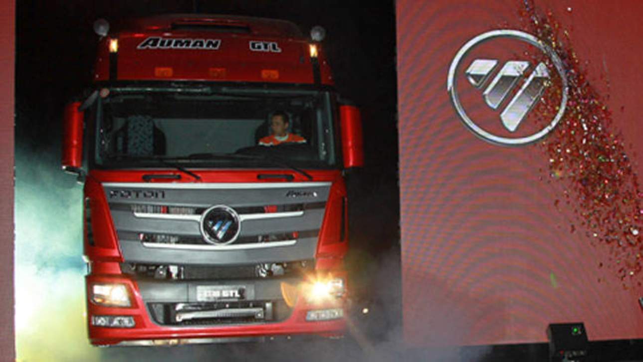 The truck is the result of a new joint venture between Mercedes-Benz owner Daimler and Chinese giant Foton.