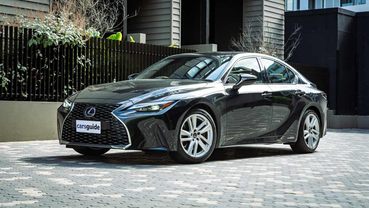 2021 lexus is hybrid discount