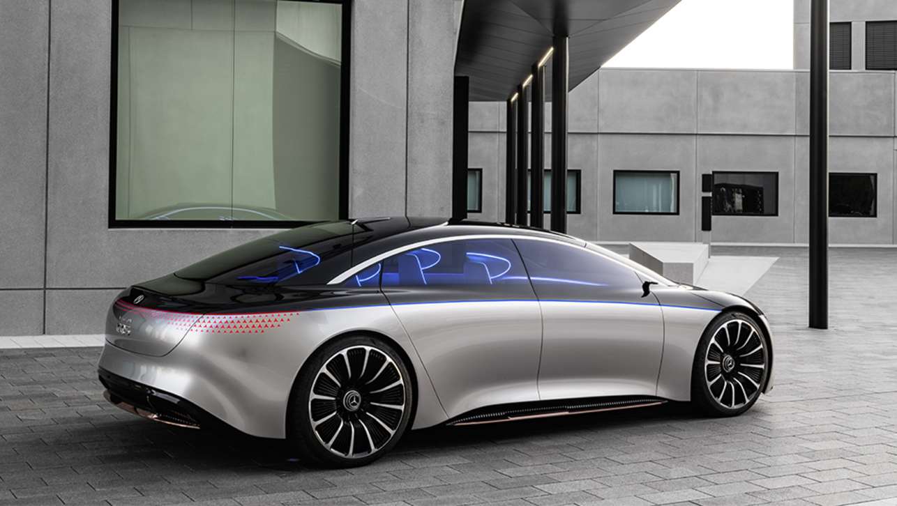 Mercedes defines the Vision EQS lines as &quot;one bow&quot; and admits it hints at the treatment of future Mercedes sedan models. 