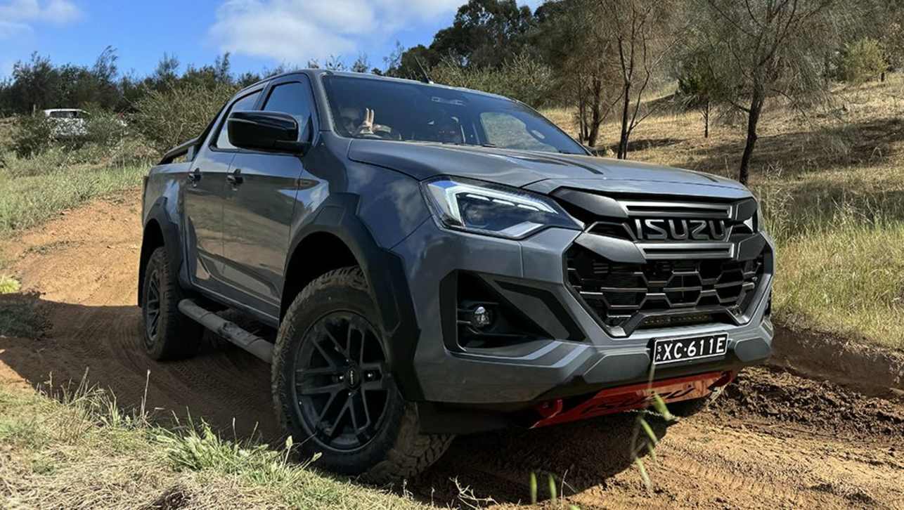 2025 Isuzu D-Max Blade
