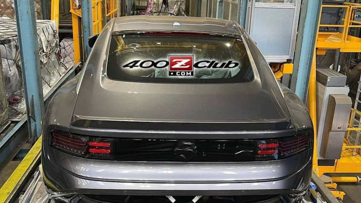 The rear looks a lot like the concept we've been shown. (image credit: 400zClub.com)