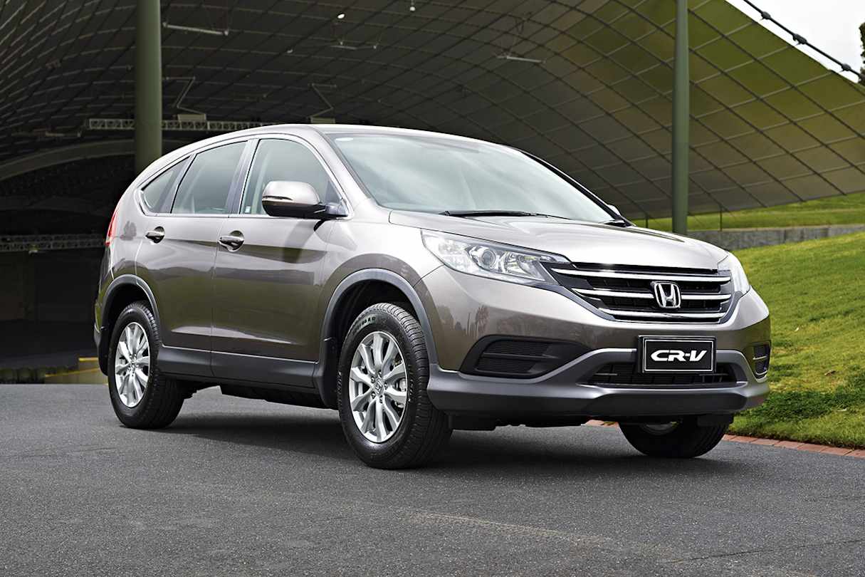 Standard features include 18-inch alloy wheels, key proximity central locking, front park sensors, powered and heated front seats and a power sunroof.