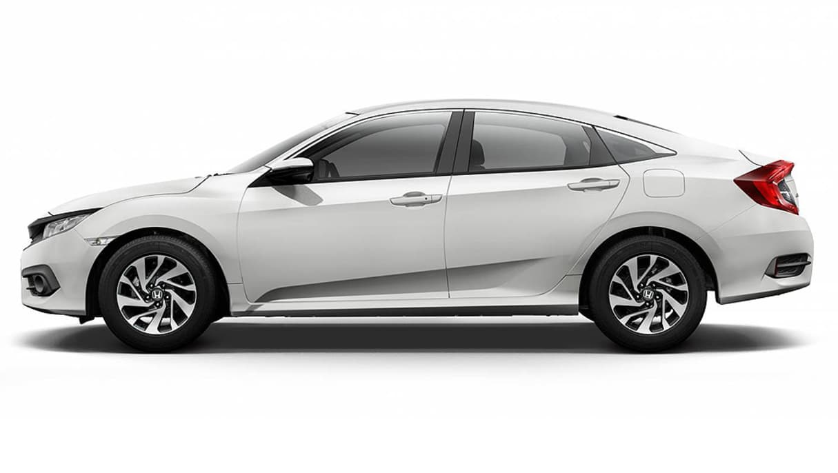 A ‘Piano Black’ sports front grille and standard metallic or pearlescent paint are the key upgrades.