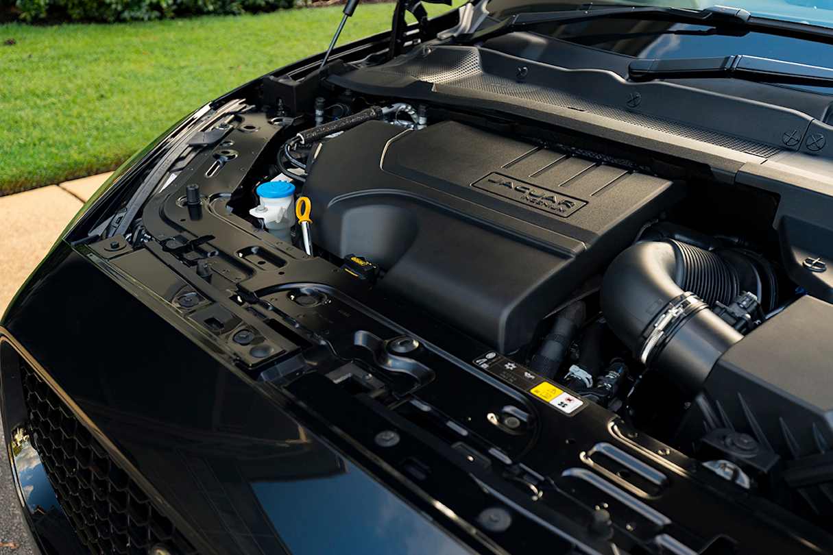 The 2.0-litre Ingenium petrol turbo in P250 spec (pictured) offers 183kW at 5500rpm and 365Nm.
