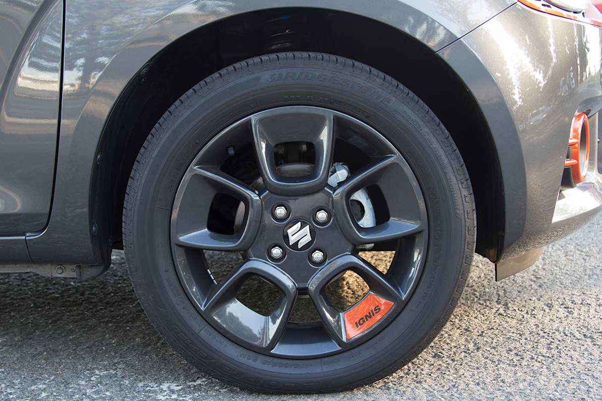 The auto-only GLX sports 16-inch alloys.