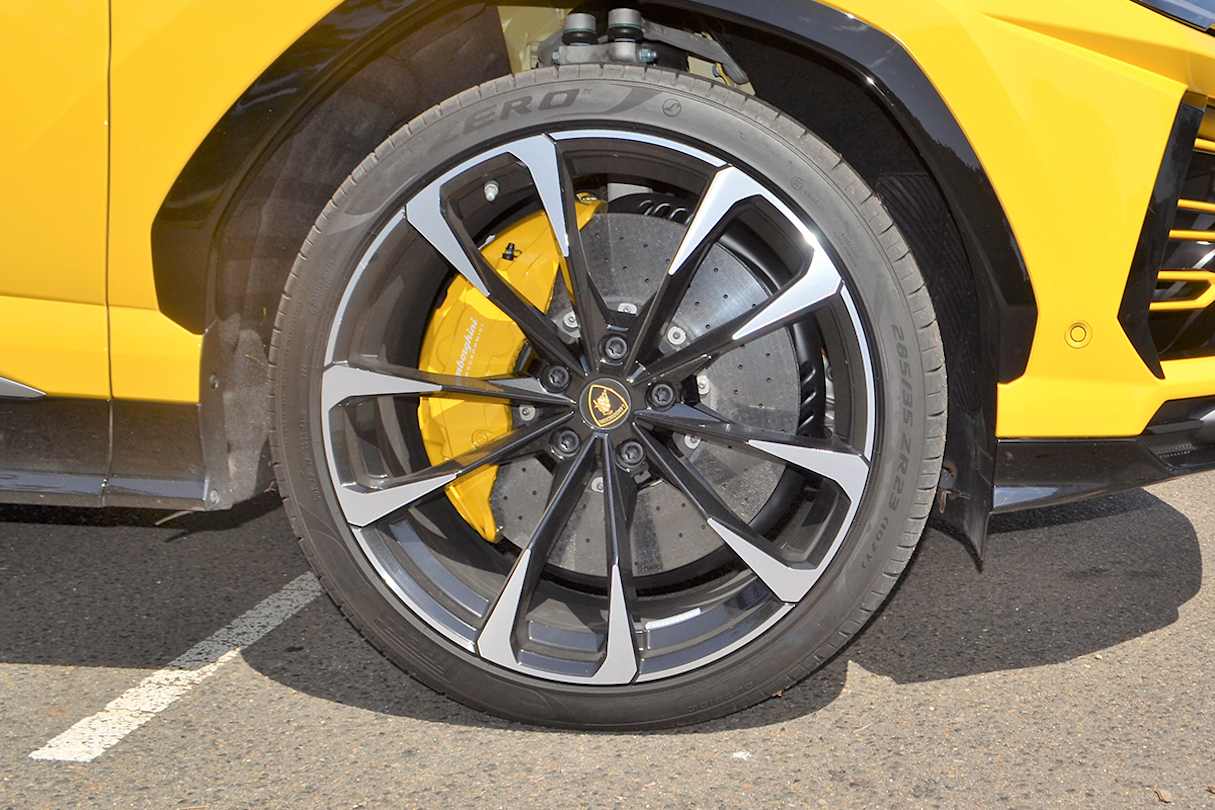 The 23-inch rims cost an extra ,428.