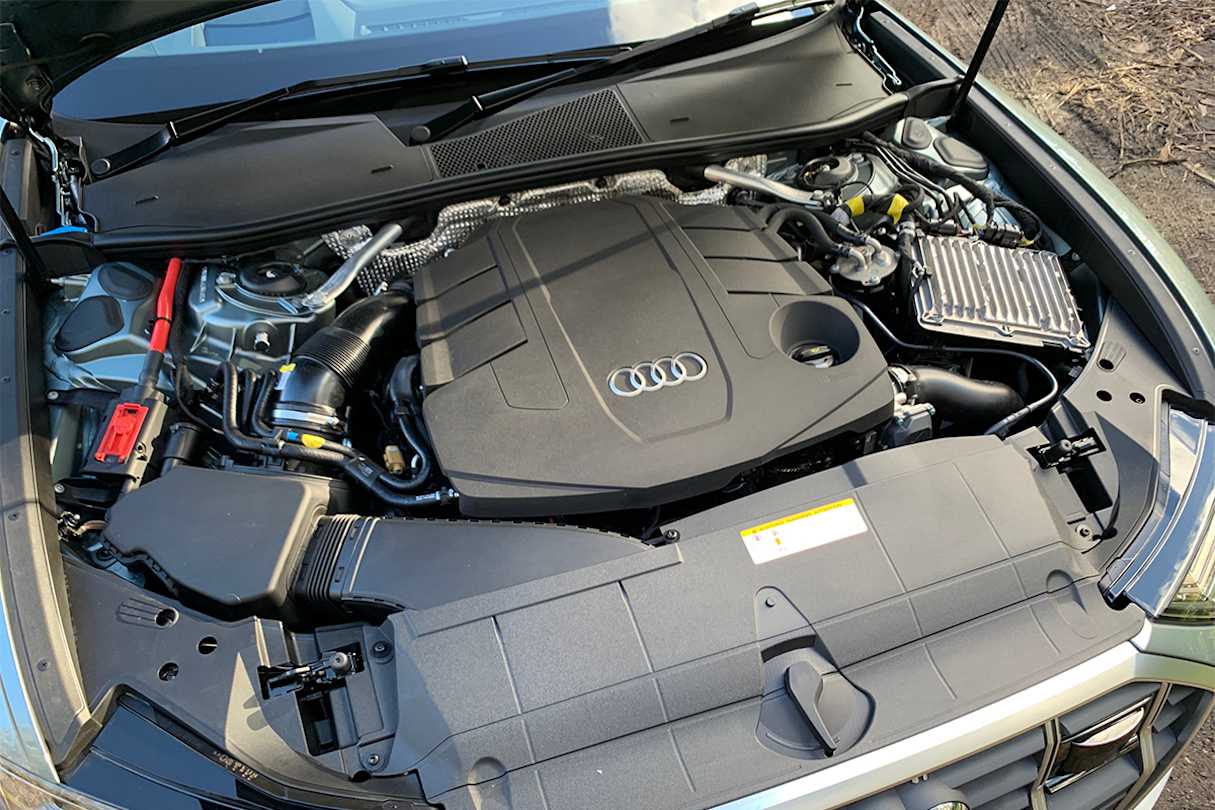 The 3.0-litre turbo-diesel V6 engine produces 183kW/600Nm.