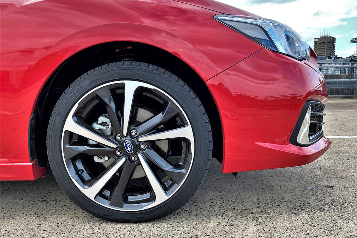 It comes with 18-inch alloy wheels. (image: Richard Berry)