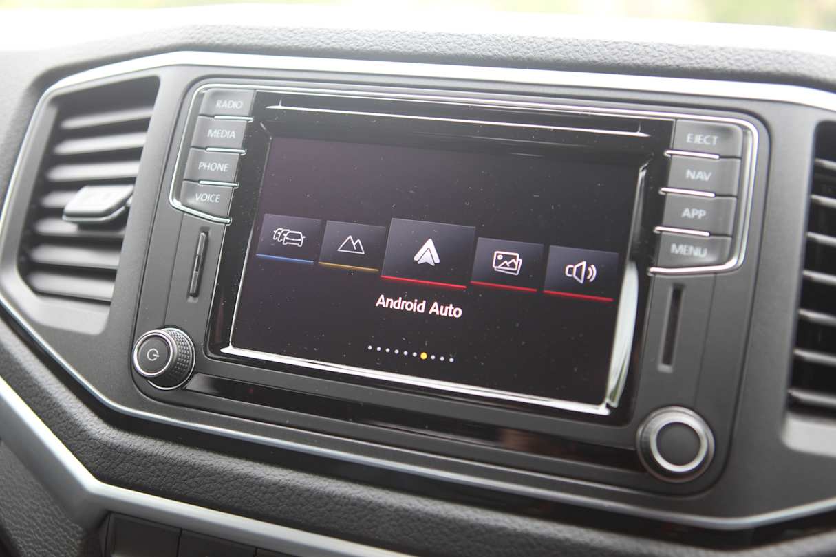 The Amarok does have Apple CarPlay and Android Auto.
