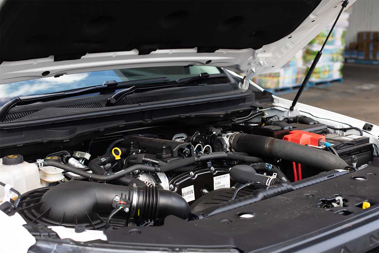 Under the bonnet is a 2.2-litre four-cylinder turbo-diesel making 118kW/385Nm.