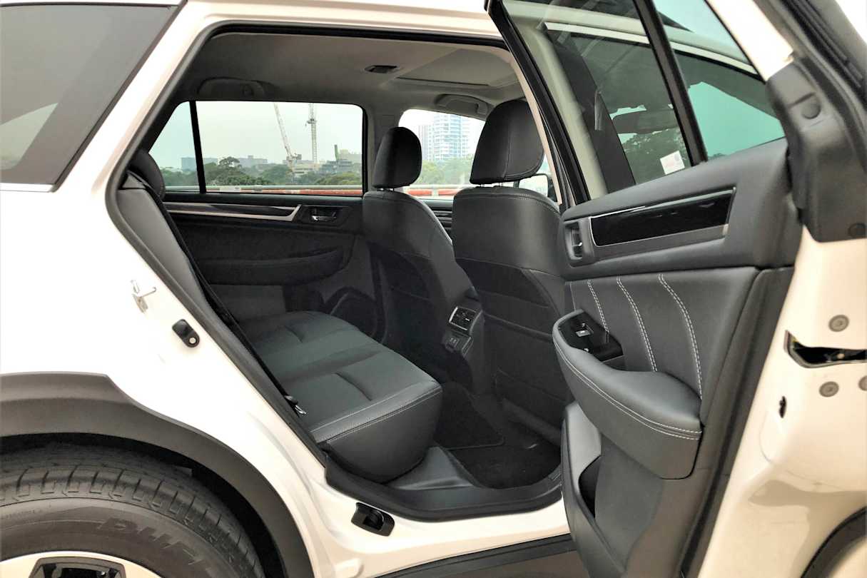 The wide doors make putting little kids into their seats easier on the back.