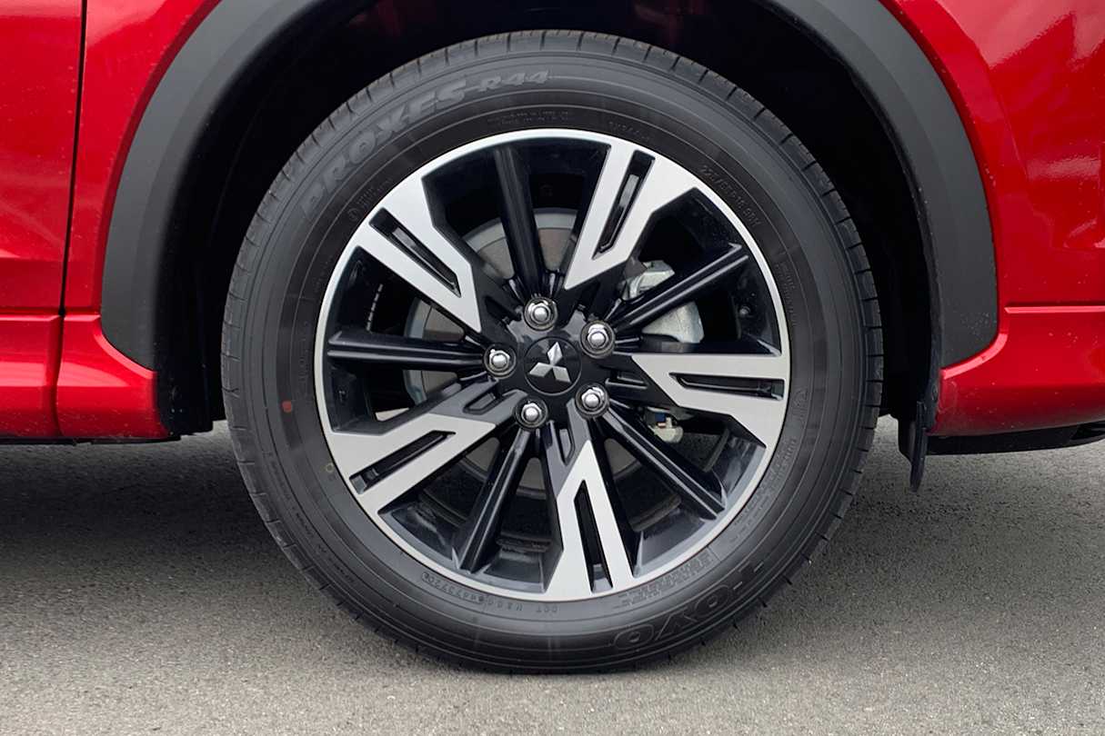 All four grades wear identical alloy wheels. (image credit: Matt Campbell)
