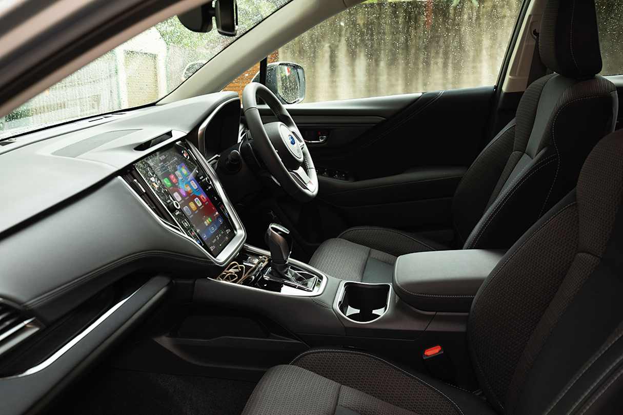 You get two cupholders in the front, a spot for keys and a phone and a decent sized centre storage bin.