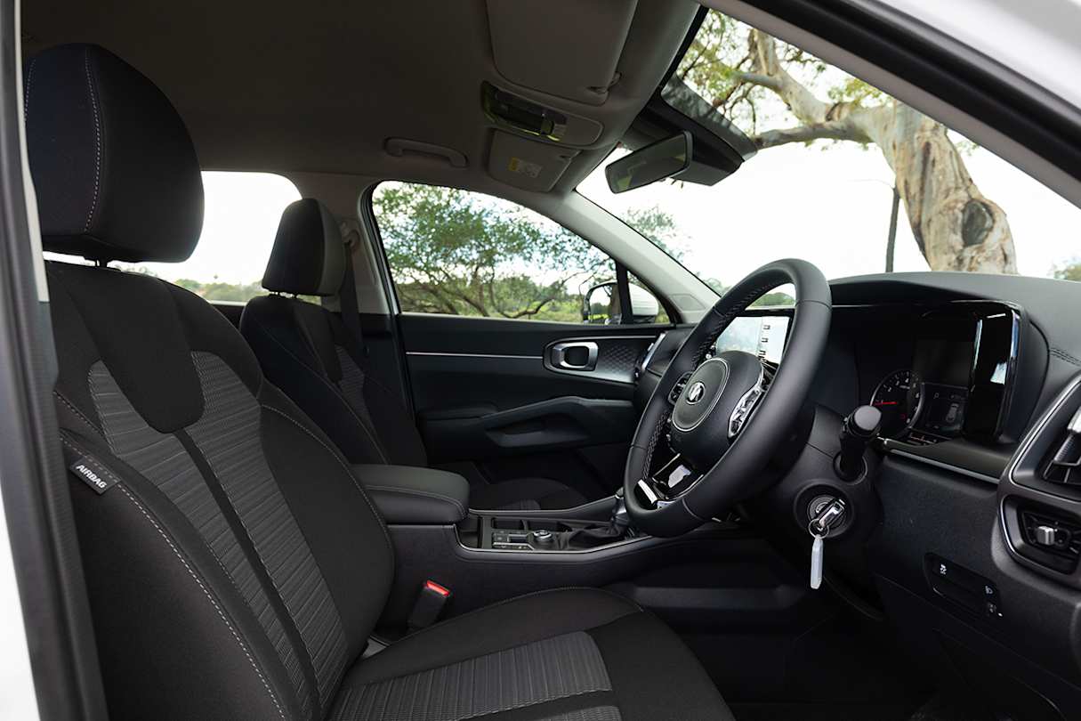 Inside, the look is far from understated, which is becoming the norm for the new Kias.