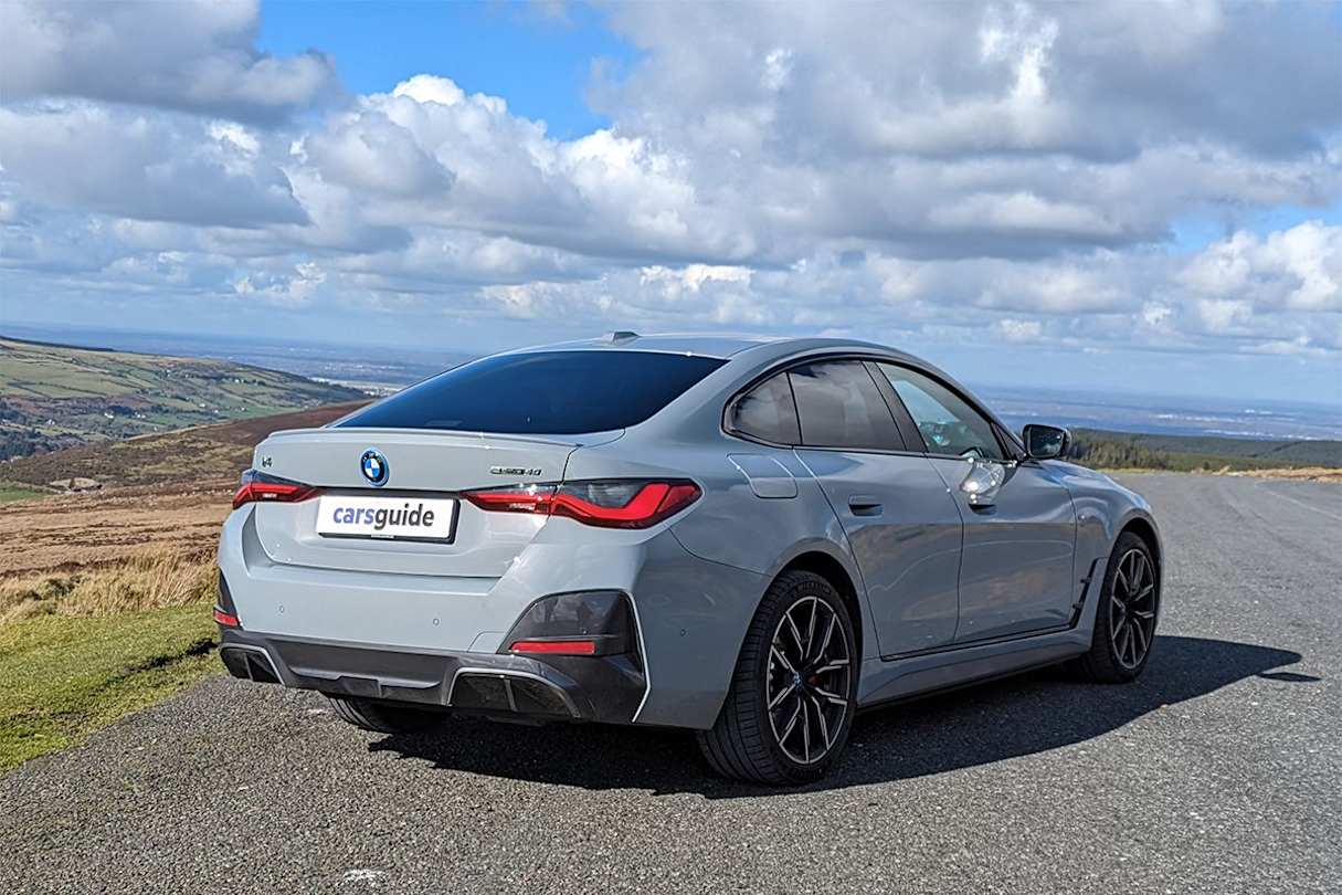 In profile, the 19-inch wheels fill out the arches well, and hide the massive brakes that add to the i4’s sporty appearance. (Image: Tung Nguyen)