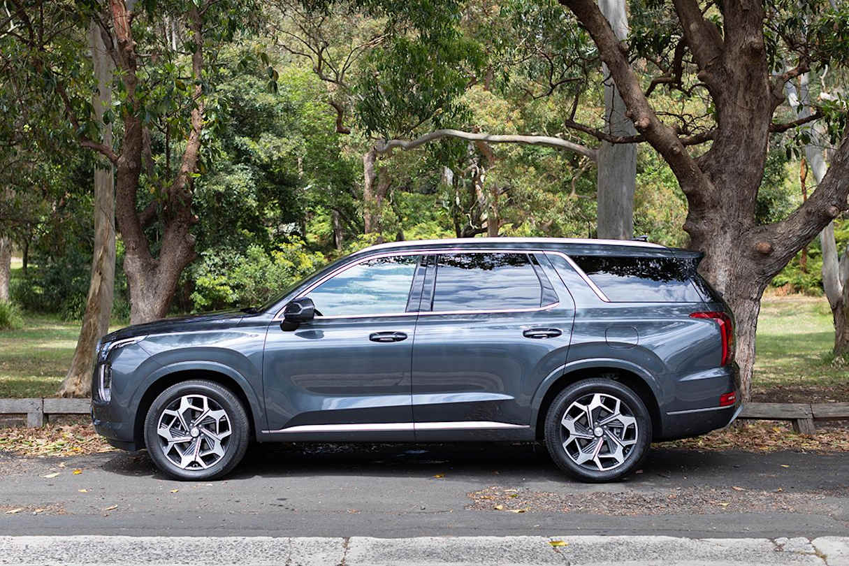 The Palisade is smooth to drive, especially on the open road. (image: Dean McCartney)