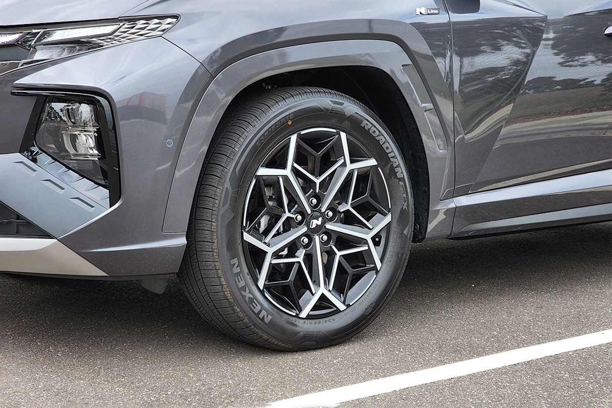 19-inch wheels. (Image: Tung Nguyen)