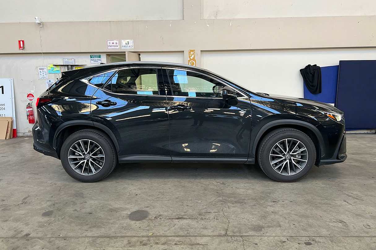 The Lexus was a terrific travel companion, offering a comfy ride, great power and good predictability. (image: Matt Campbell)