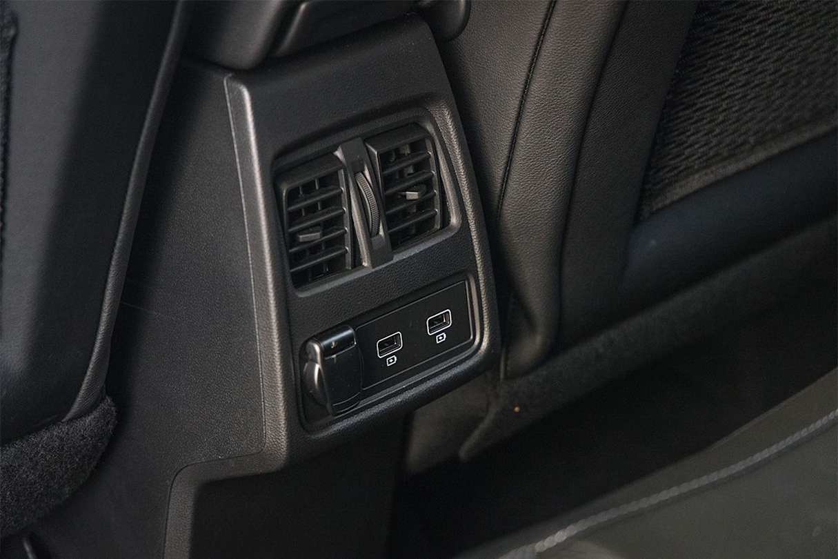The back seat have directional air vents for comfort. (Image: Glen Sullivan)