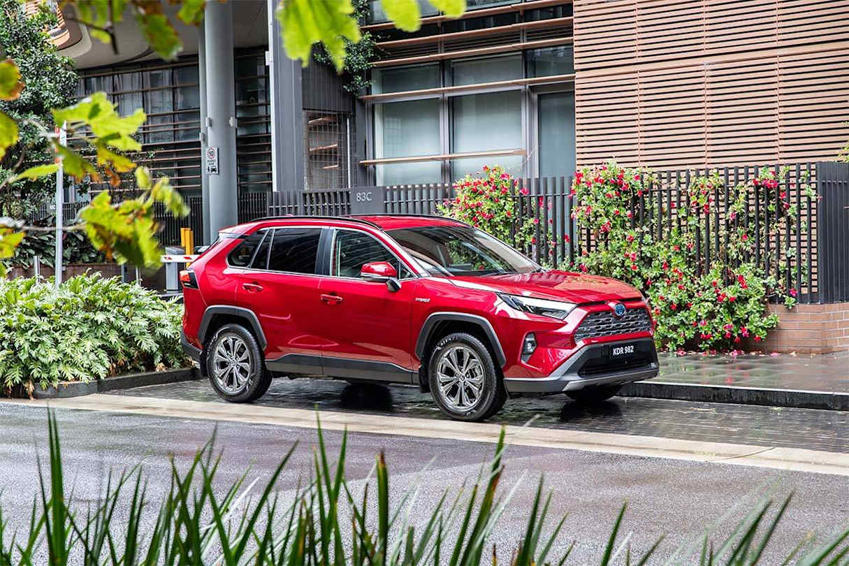 Are those who buy the hybrid model making the right choice? You bet they are. (GXL pictured)