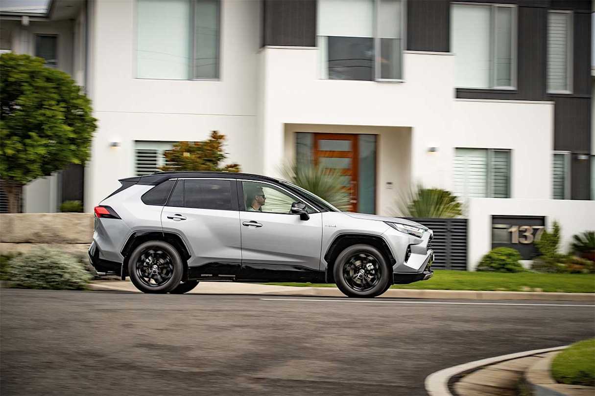 It isn’t the most fun midsize SUV to drive, but nor is it sloppy or wobbly. (XSE pictured)