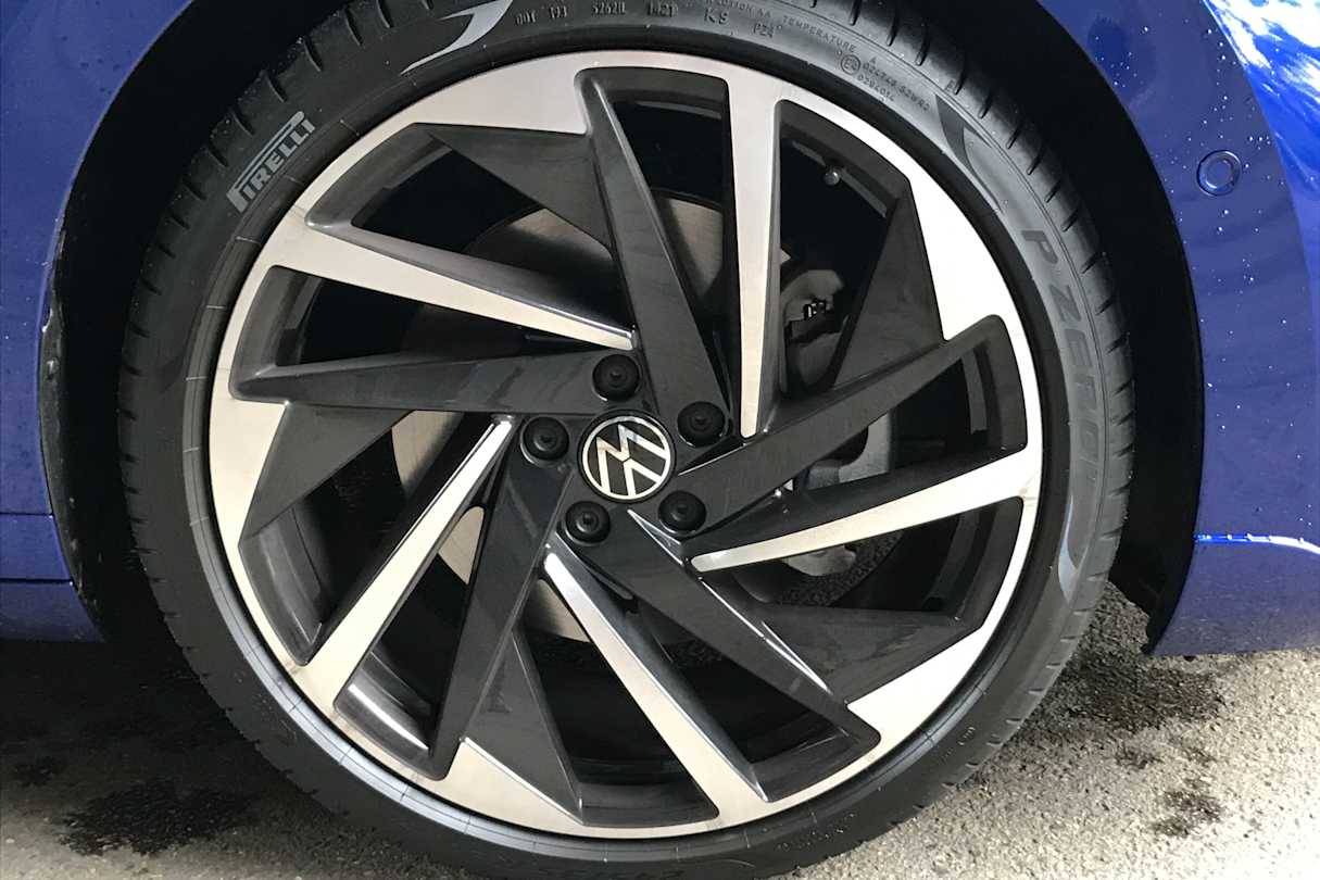 The Shooting Brake features big 20-inch alloy wheels (Image: James Cleary).