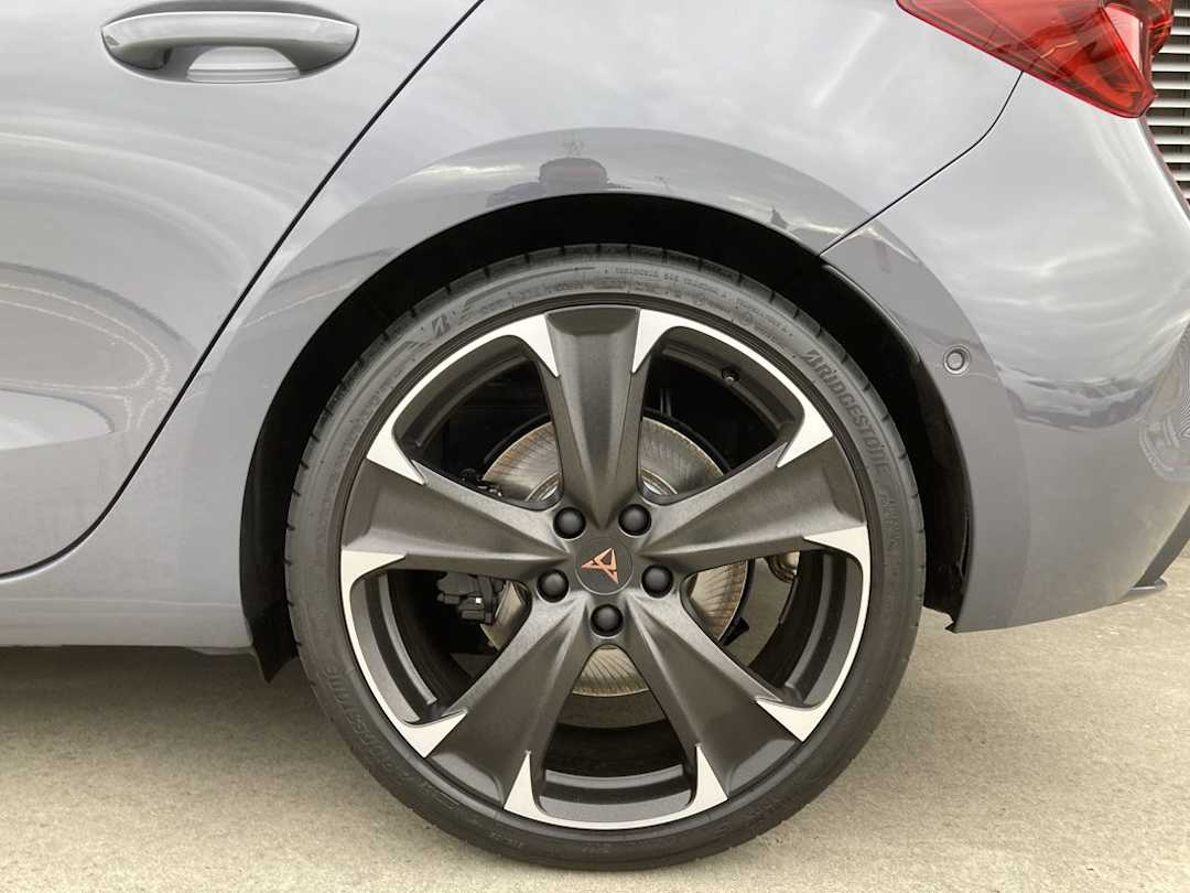 The wheels are equally pretty.