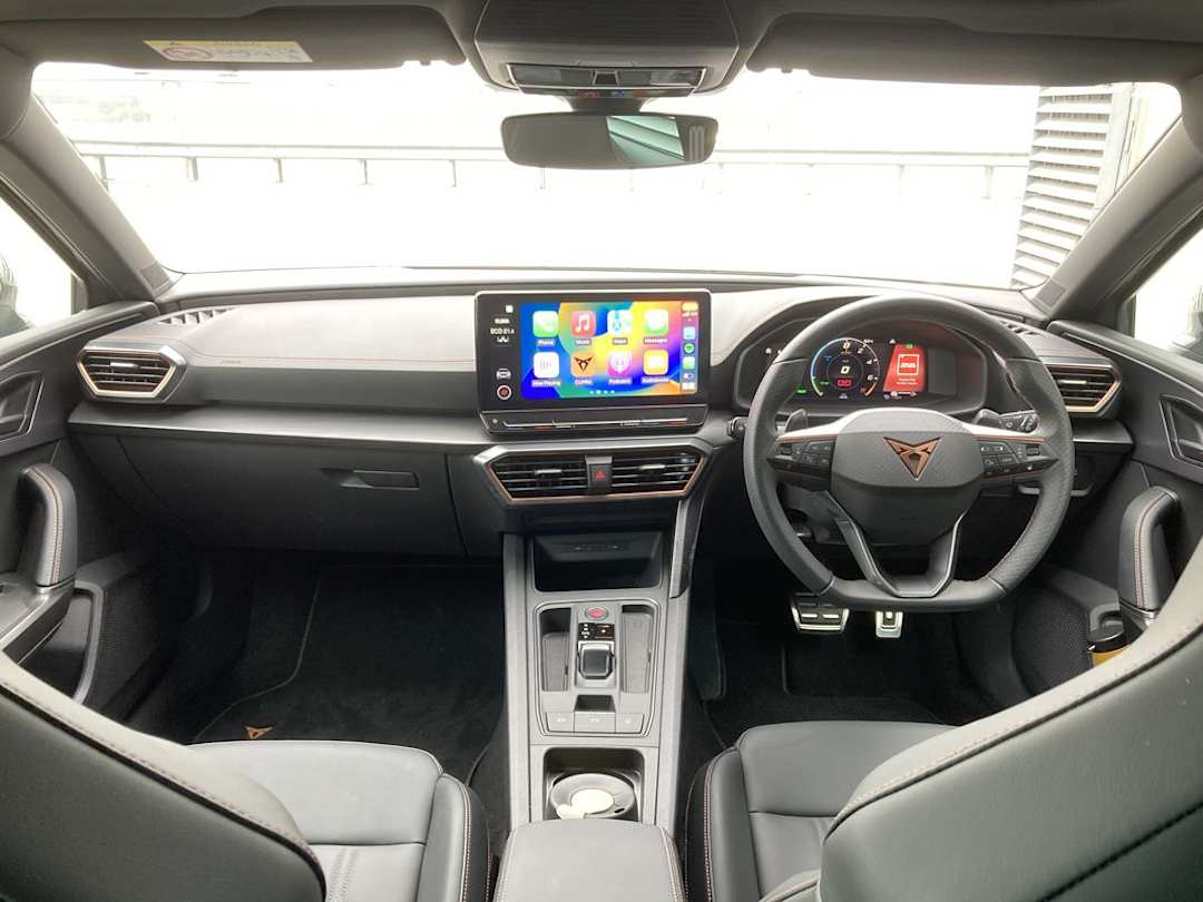 The Leon’s cabin is as aesthetically appealing as the exterior’s, with lots of interesting angles and textures set within a broadly familiar VW-corporate multi-level dashboard design and presentation.