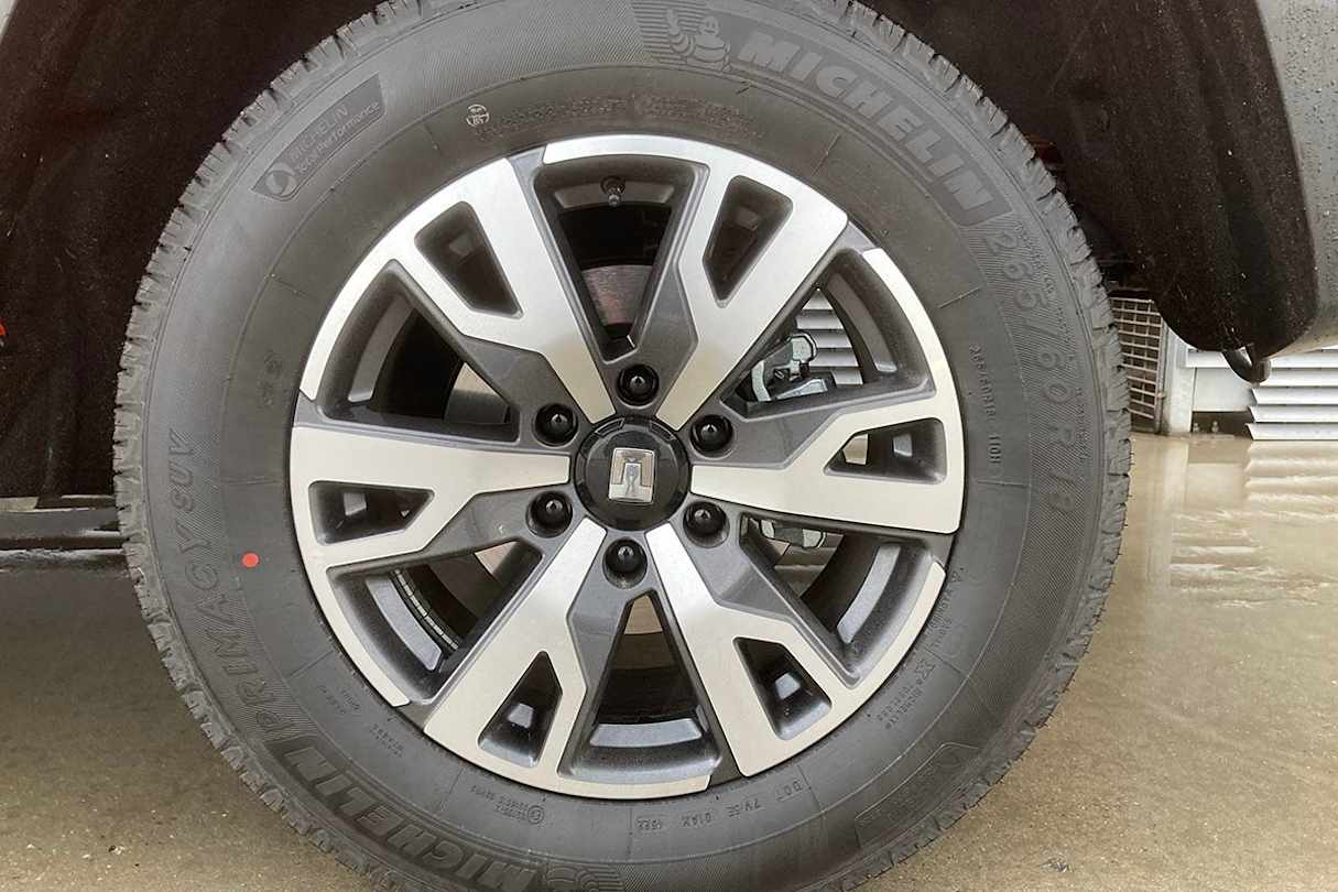 The Tank 300 wears chunky 4x4-specific tyres. (Image: Byron Mathioudakis)