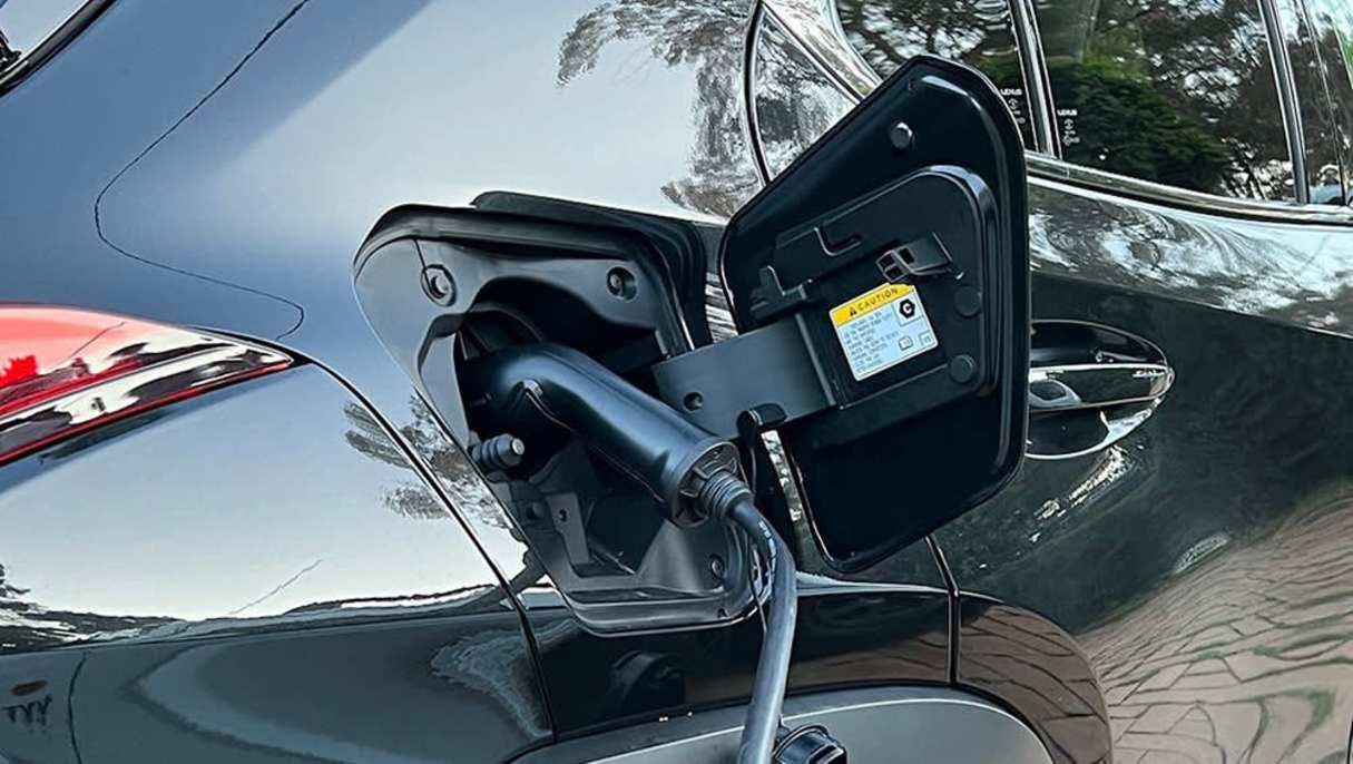 UX300e Luxury (Image: Matt Campbell)