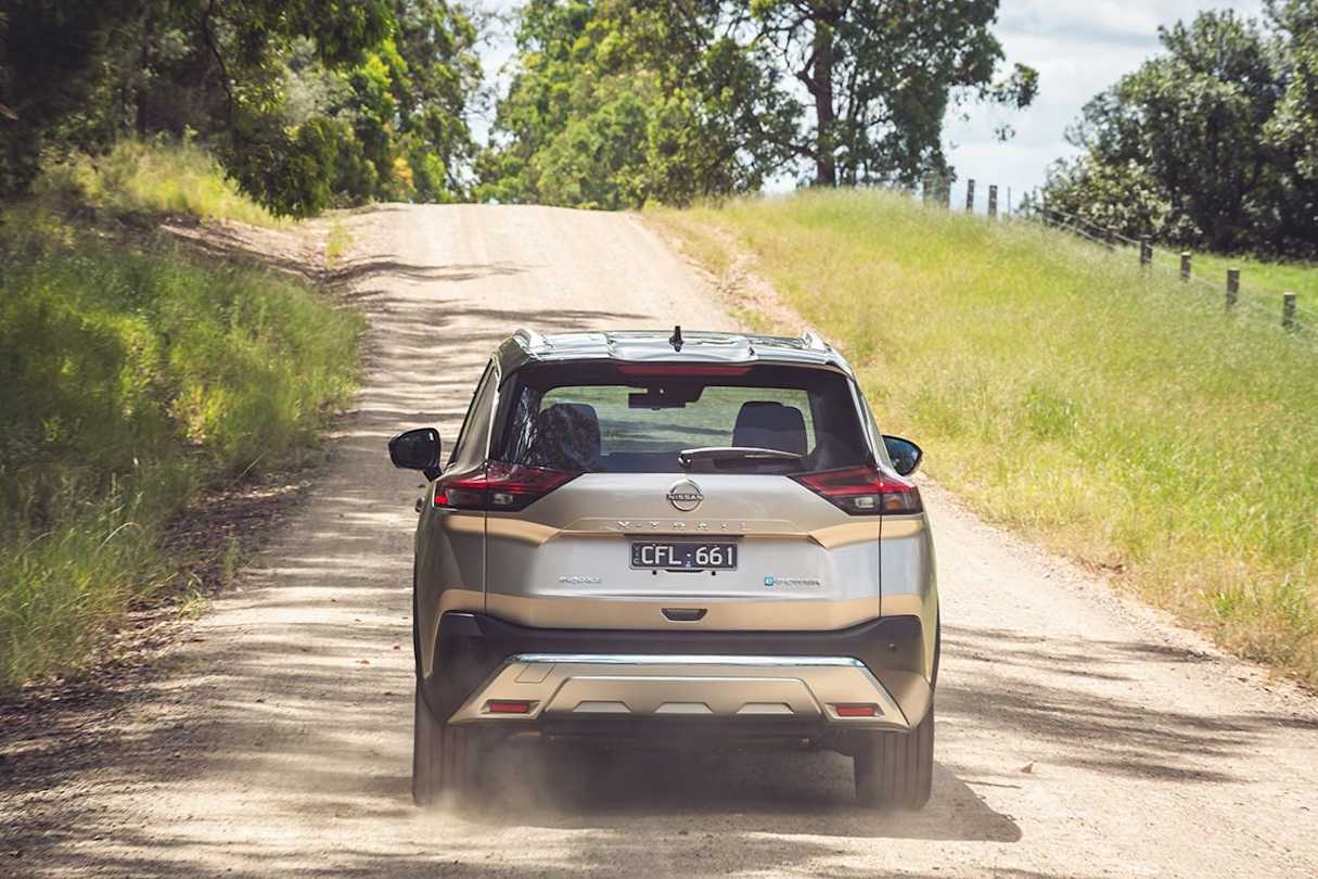 Despite the side doors, front guards and bonnet being aluminium the car still weighs 1.9 tonnes, but doesn’t feel it. (Ti-L variant pictured)