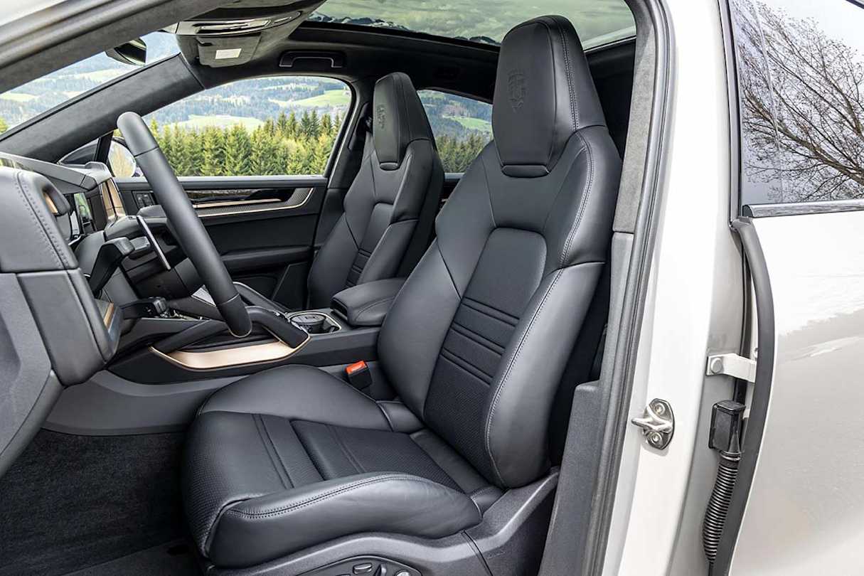 New trim choices and colours add some flair to the Cayenne cabin. (E-Hybrid Coupe pictured)