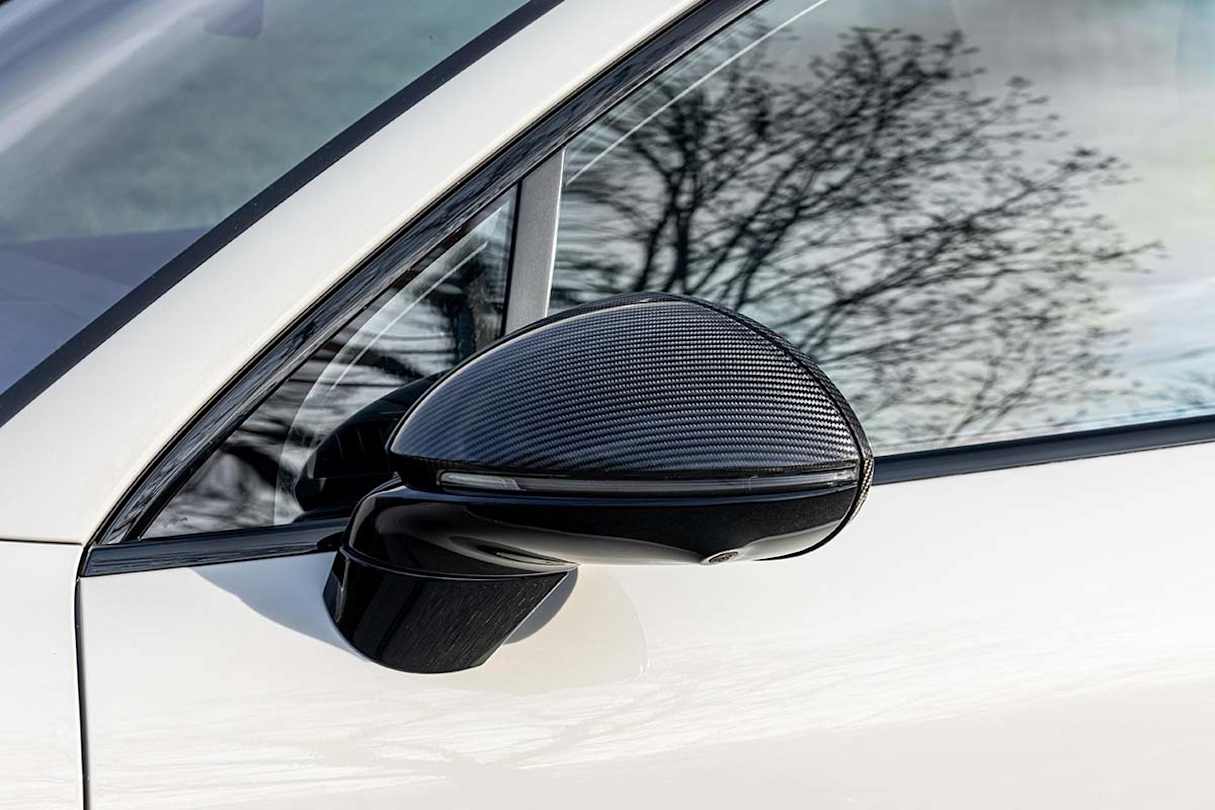 Porsche only offers a three-year, unlimited kilometre warranty on the Cayenne. (E-Hybrid Coupe pictured)