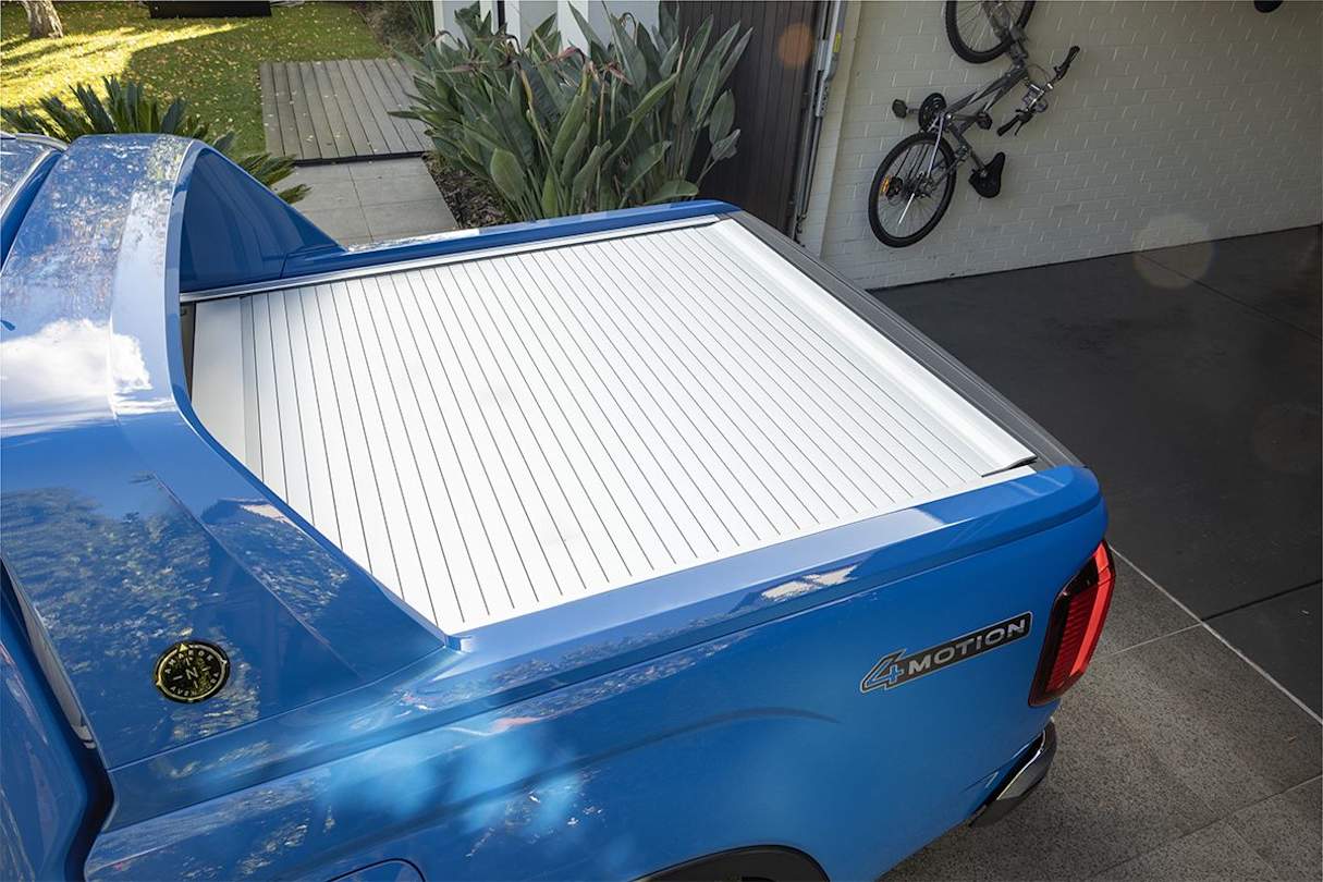 The Adventura has a powered tub cover. (Adventura variant pictured)