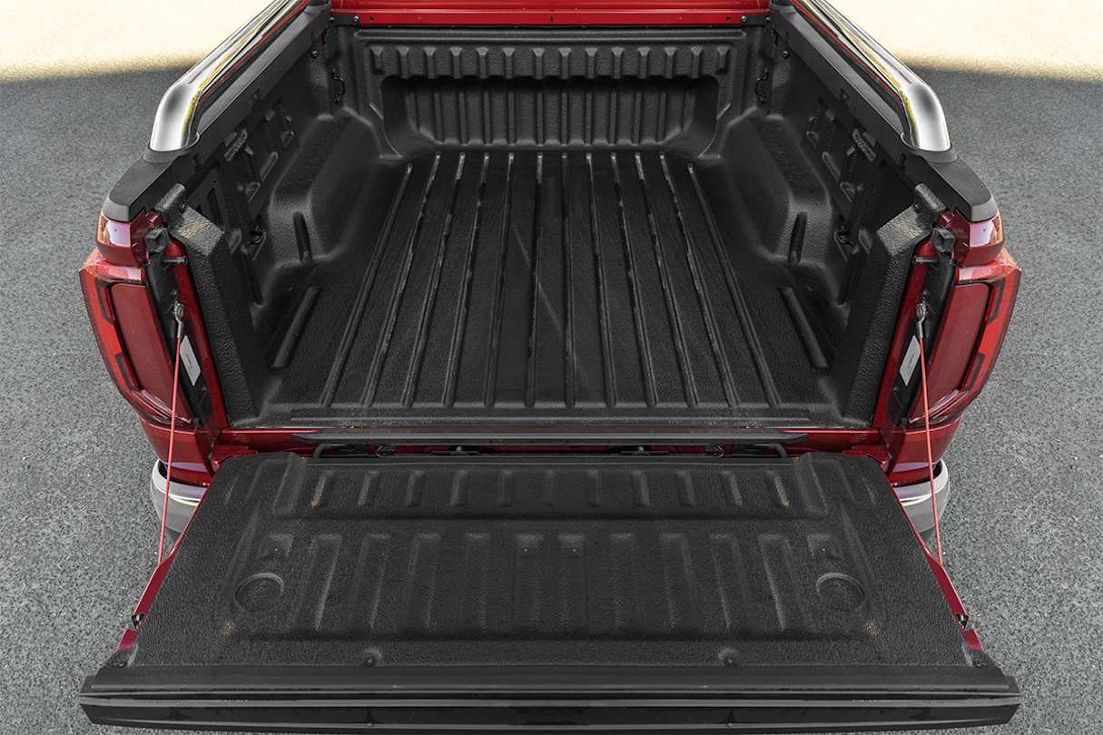 Tray length is 1544mm, 1224mm wide and 529mm deep. (Style variant pictured)