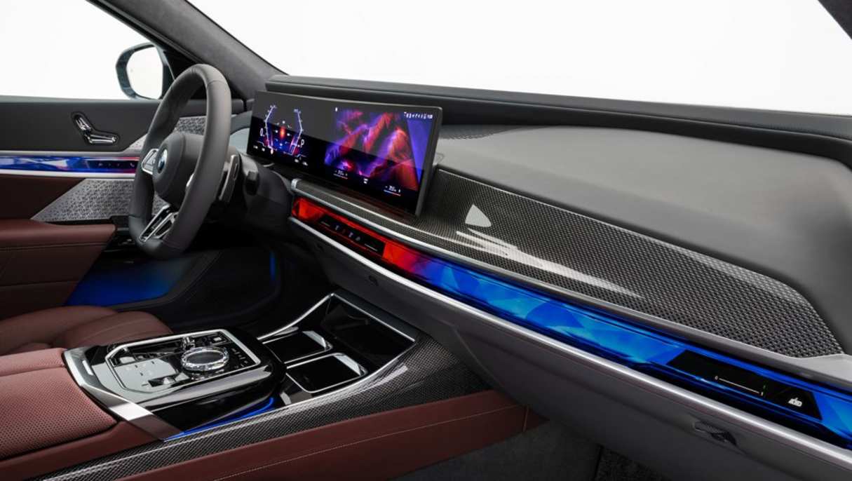 The 740i scores M carbon-fibre interior trim.