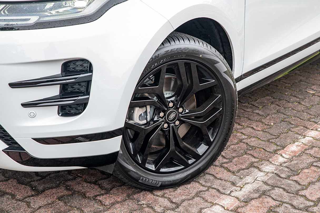 The HSE grade has 20-inch alloy wheels. (Image: Tom White)