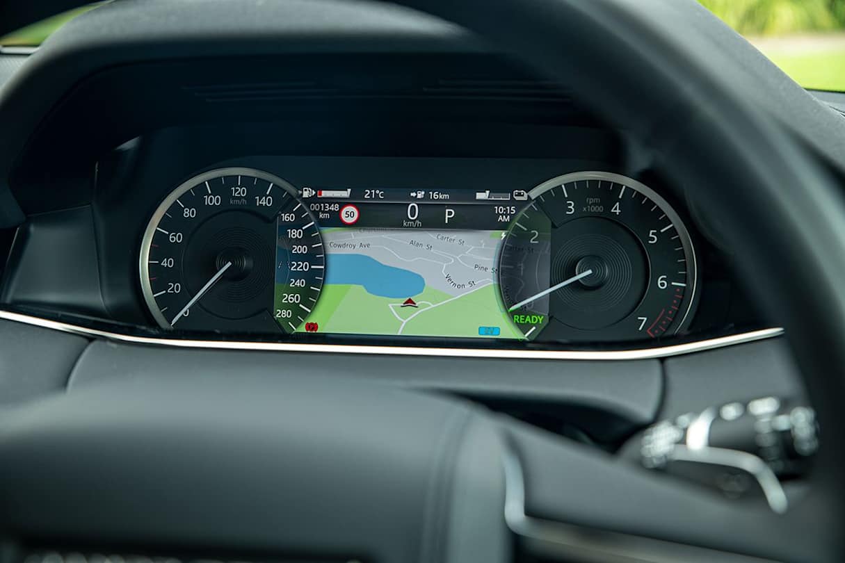 The 7.0-inch centre dash screen has a great resolution and speed. (Image: Tom White)