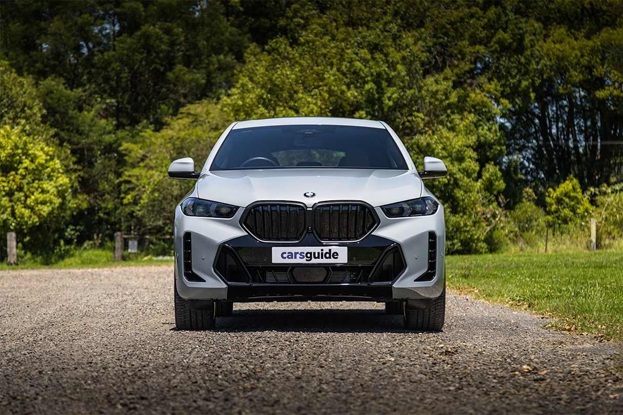 The front end sees the most change with new adaptive LED headlights and a bigger 'kidney' grille. (Image: Glen Sullivan)