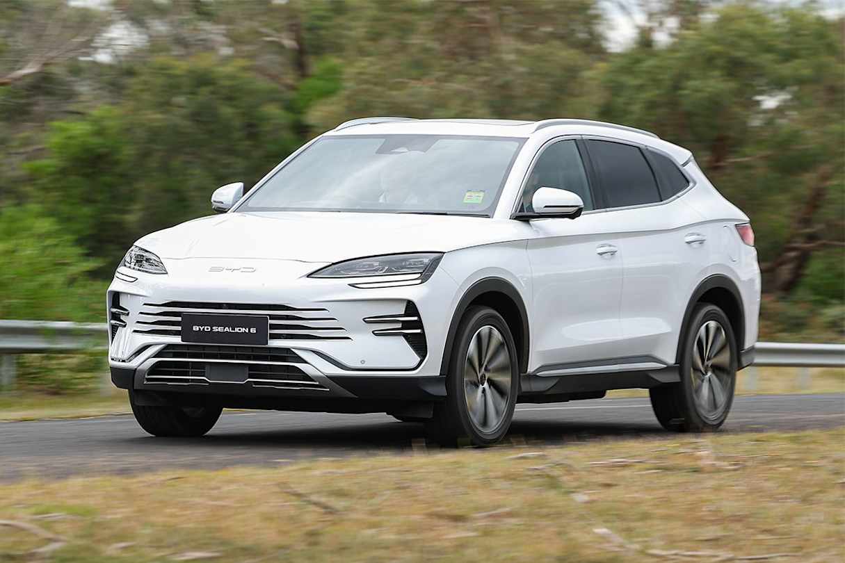 The Sealion 6 stayed composed in high-speed turns.