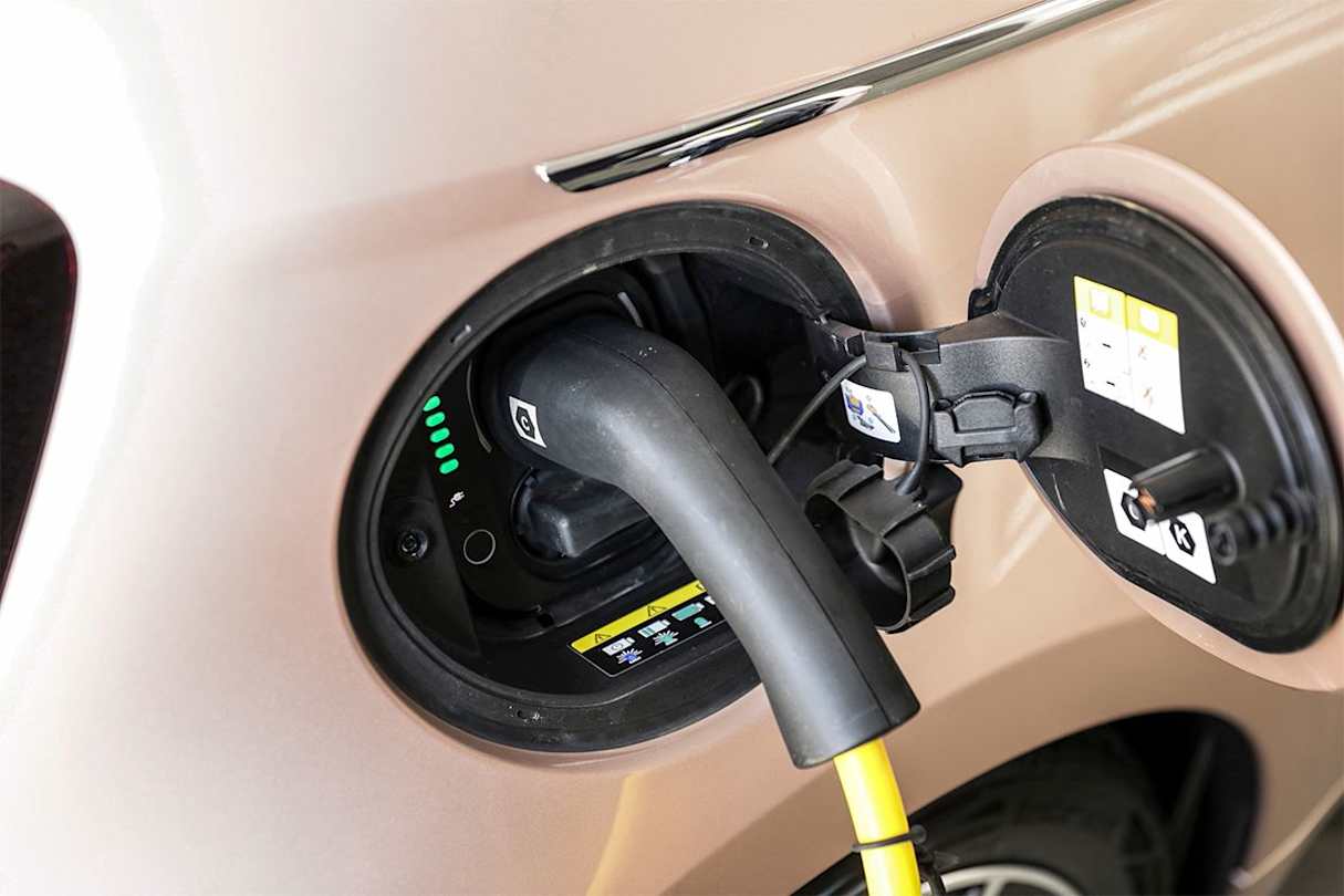 The Fiat 500e’s 42kWh battery provides a smallish 311km driving range on paper, but when we got in it was more like 290km at 96per cent charged. 