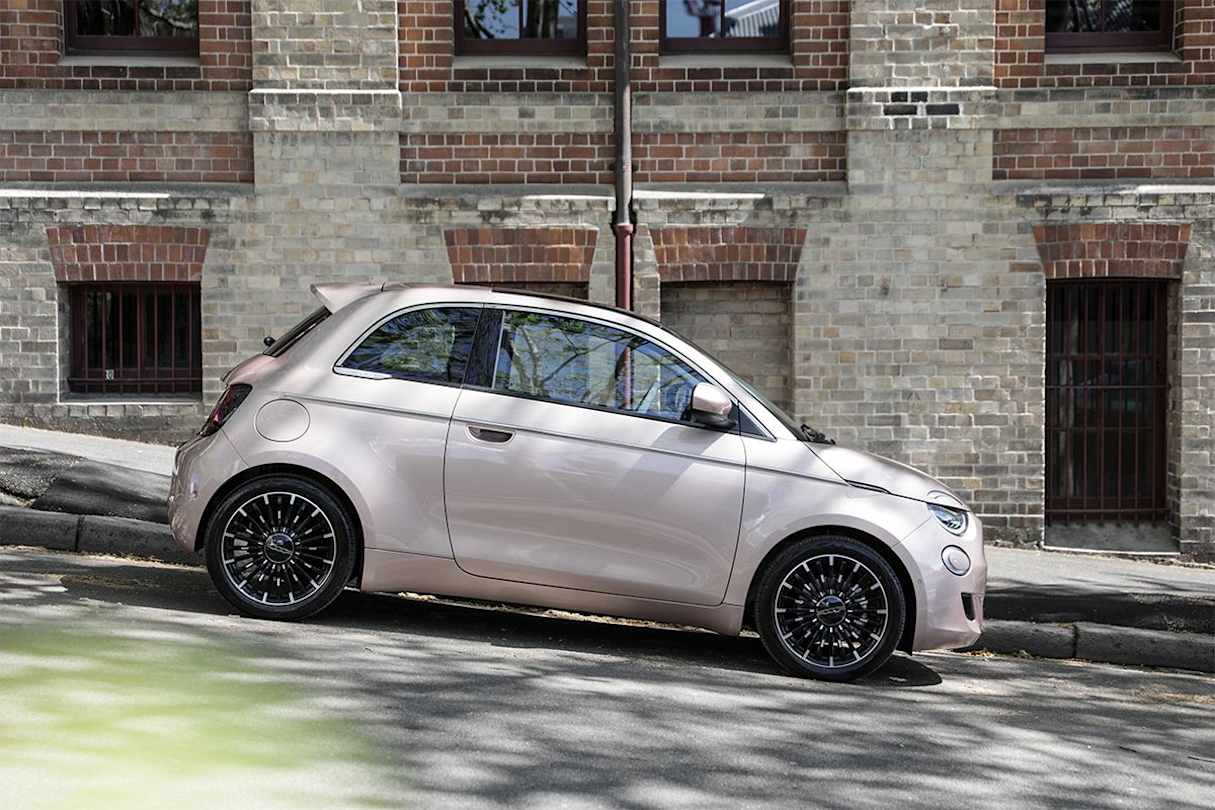 There’s a heap of active safety stuff on board (again, unusual for a 500), including the front, rear and side parking sensors.