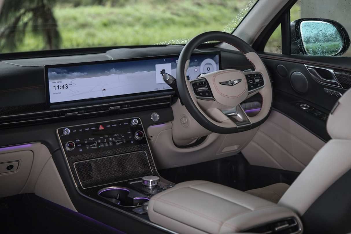 New 27-inch OLED screen pictured (Image: Glen Sullivan)