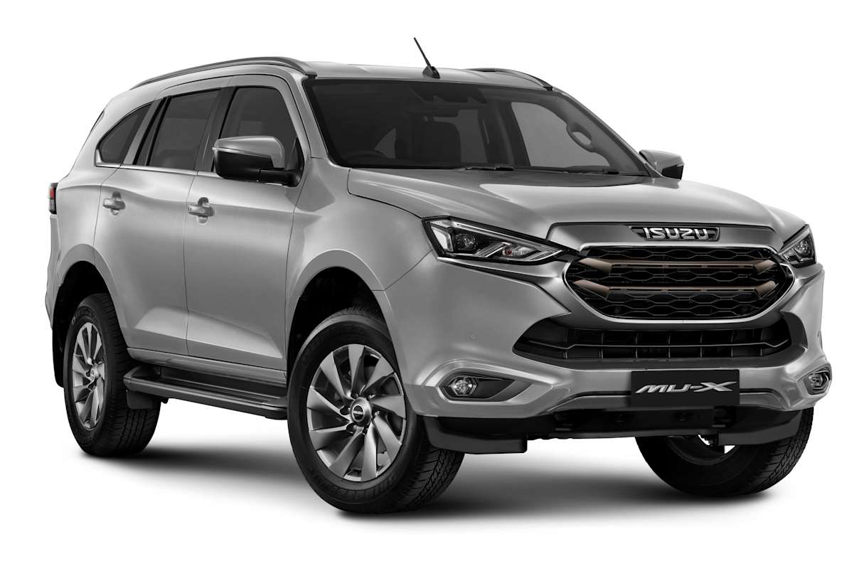 The LS-U then adds 18-inch alloys, roof rails, a leather steering wheel, a bigger 9.0-inch central screen, dual-zone climate control and a powered tailgate.