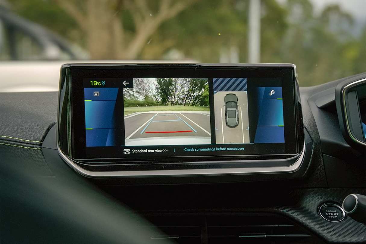 10-inch touchscreen multimedia system. (Image: Glen Sullivan)