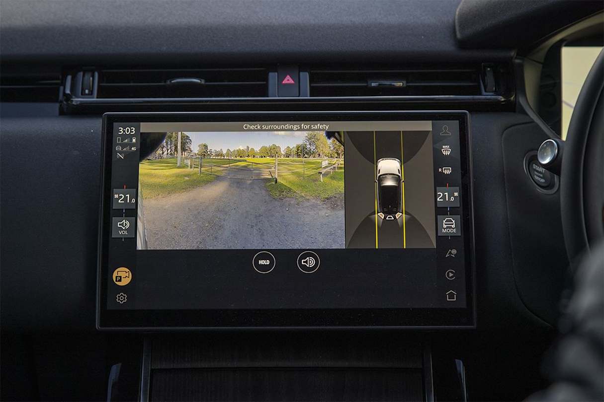 It’s great quality and clear but a 360-degree view system should come standard on a large SUV like this, especially considering its price tag.