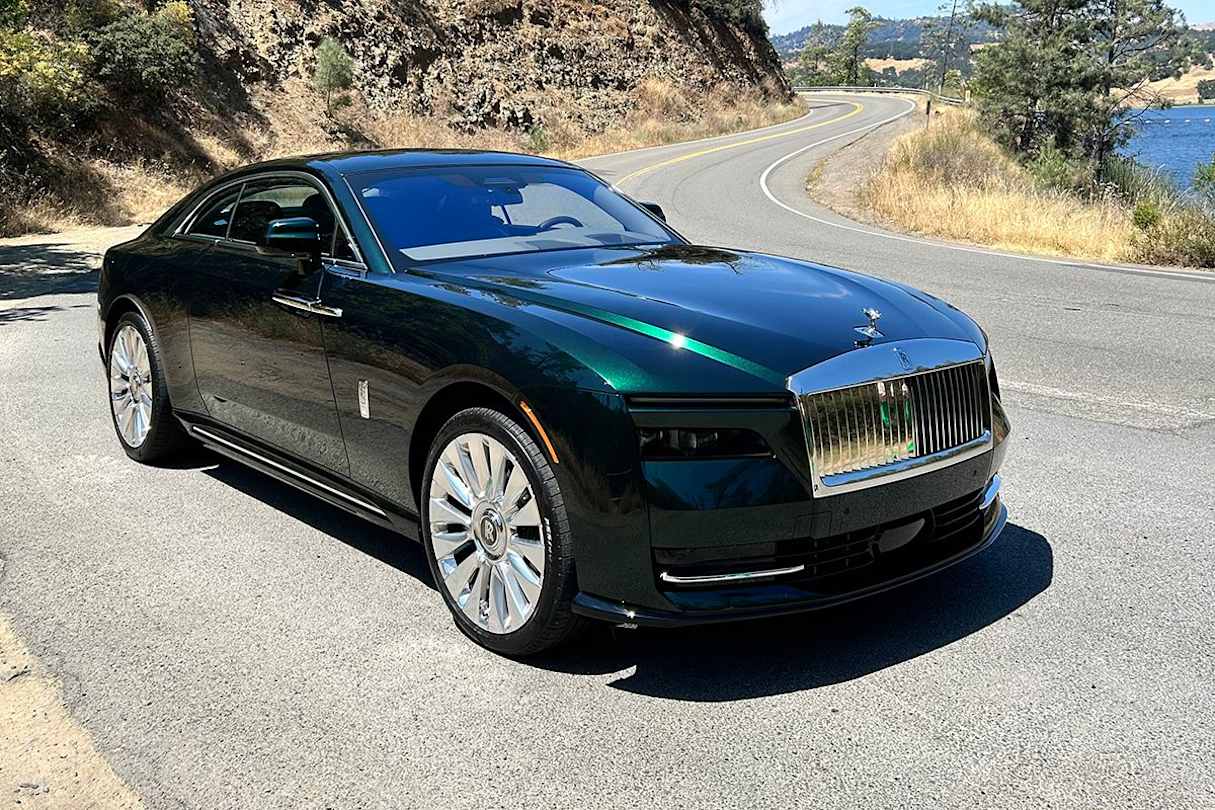 The Spectre drives just like a Rolls-Royce. (Image: Stephen Corby)