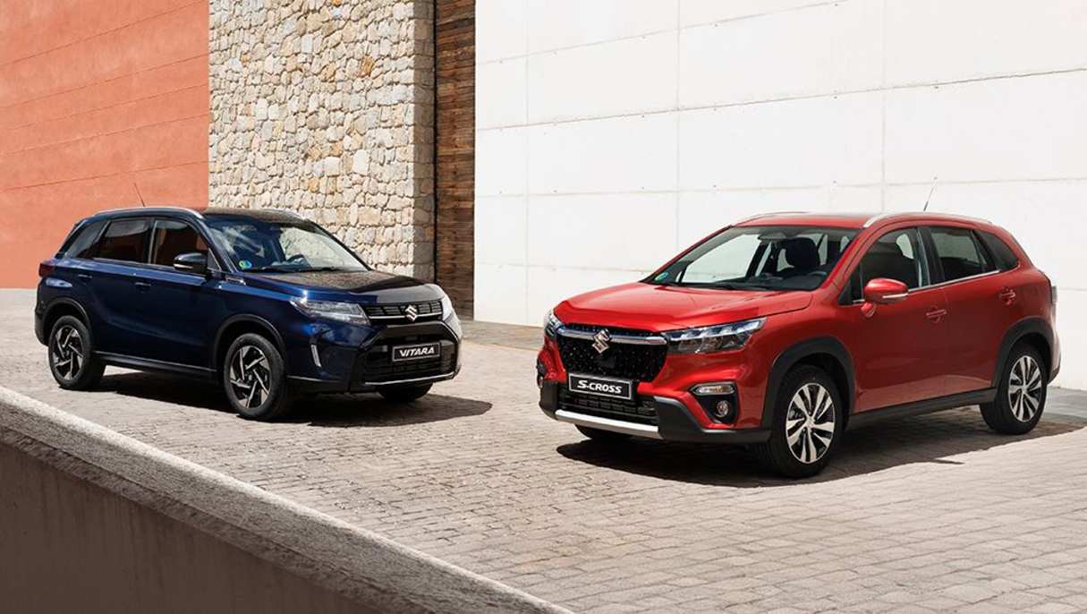 2024 Suzuki Vitara (L) and 2024 Suzuki S-Cross (R).