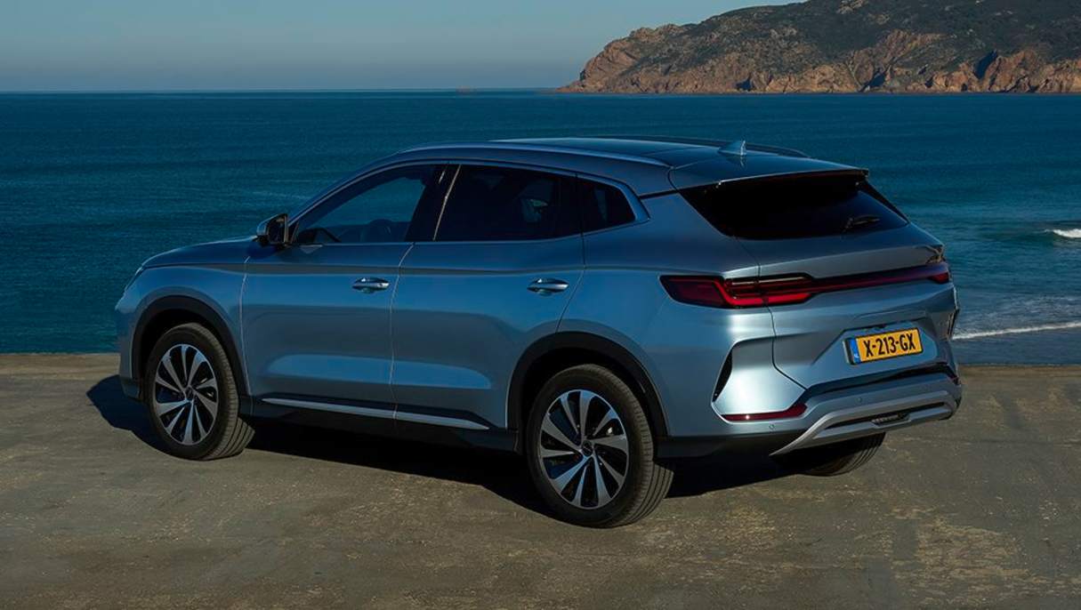 The Sealion 6 PHEV is chasing the Outlander.