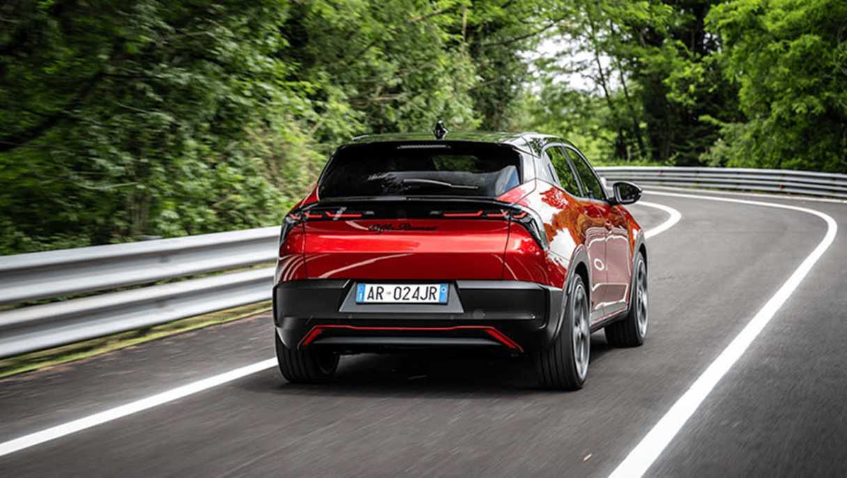 2026 Alfa Romeo Junior Elettrica Veloce